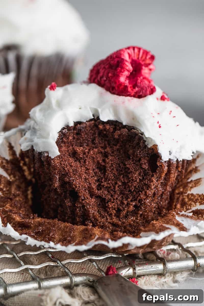 Easy Keto Chocolate Cupcakes with Cream Cheese Frosting