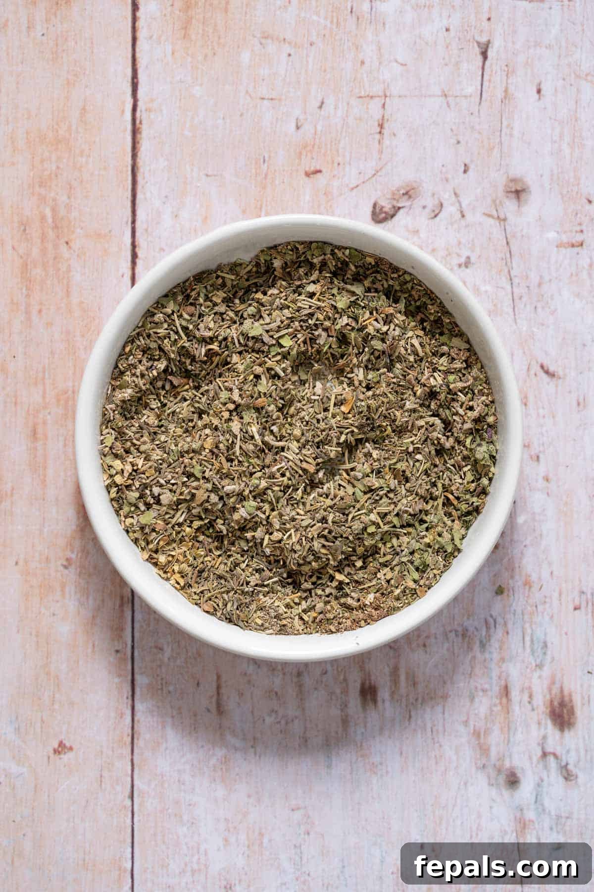 Homemade Poultry Seasoning dried poultry mix in bowl