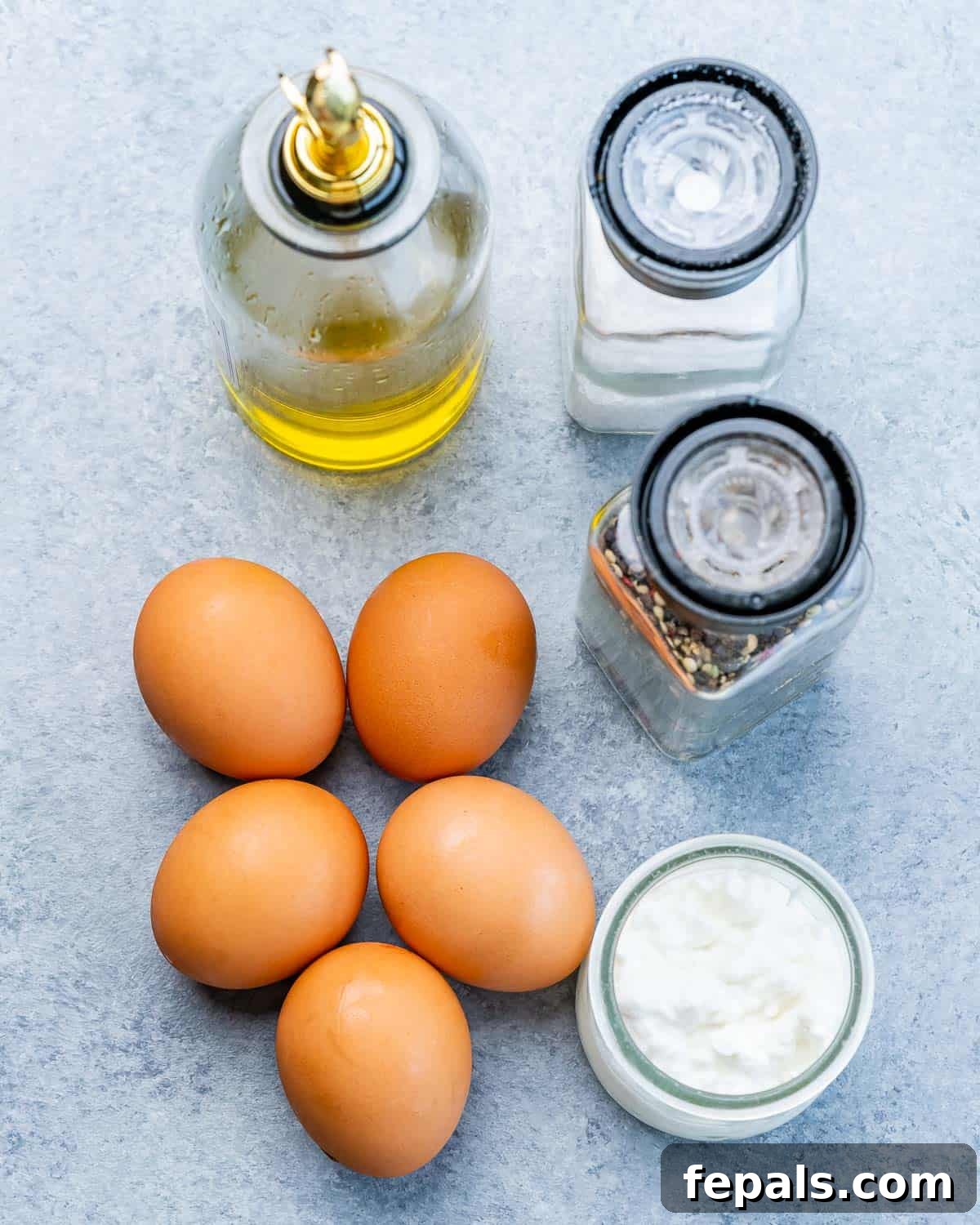 Creamy Protein Scramble 4 Eggs, cottage cheese, olive oil, salt and pepper.